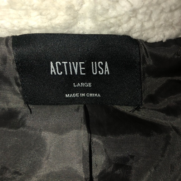 💙 𝟻/$𝟸𝟻 💙 Active USA Jacket with no sleeves - Picture 2 of 12